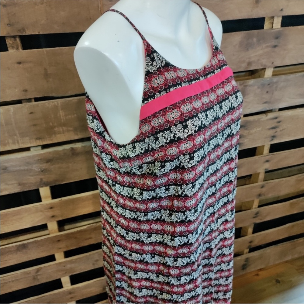 Stylish Women's Sleeveless Dress - Black, Red, and White